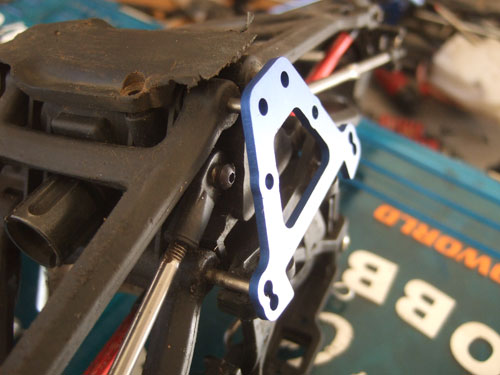 Emaxx tranny to big on Revo chassis